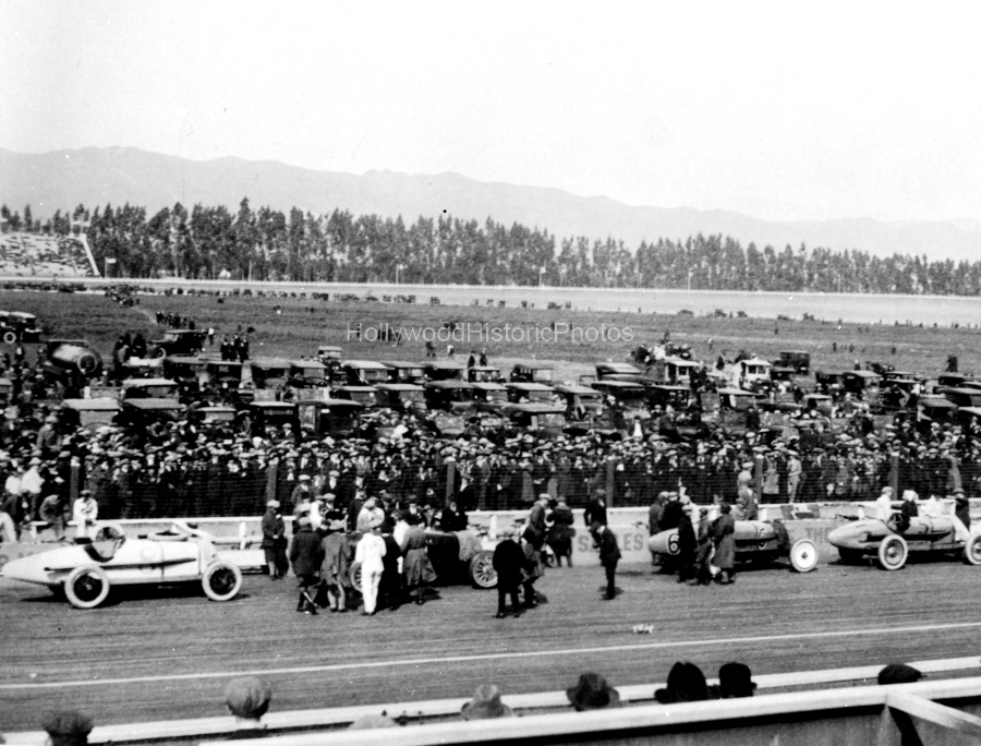 Beverly Hills Speedway 1922 5 wm.jpg